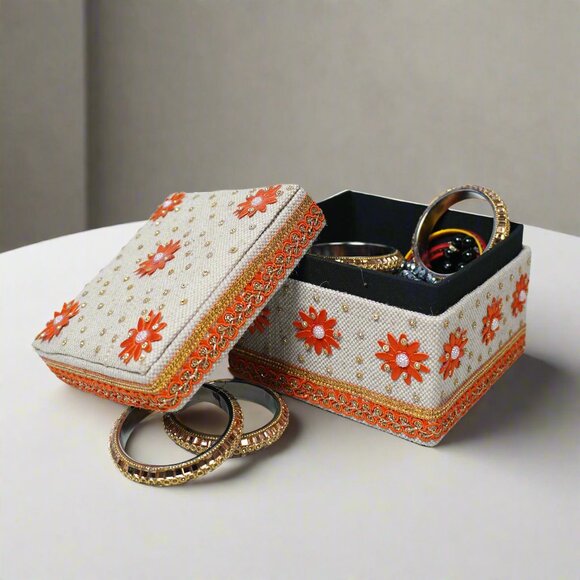 Handcrafted Jute Jewelry Box – Festive Floral Design 🌿✨ - Picture 2 of 6